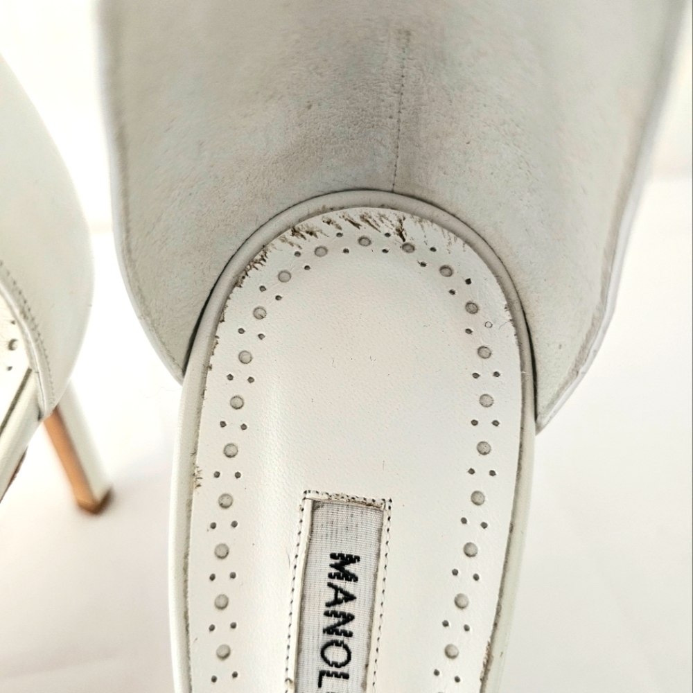 Manolo Blahnik Trova Cap-Toe Leather 105mm Ankle-Wrap Pumps - Picture 11 of 12